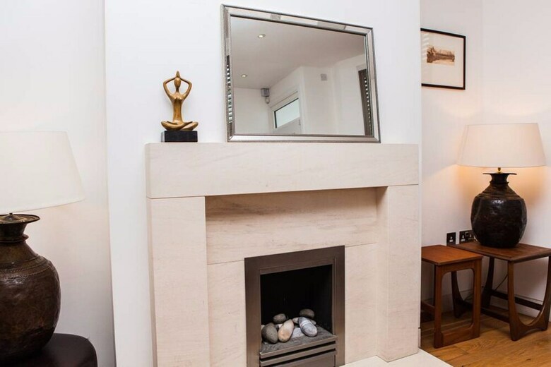 4 Bedroom Home In Sands End