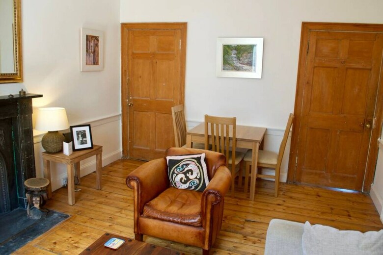 Apartamentos 2 Bedroom Central Home With King Beds Sleeps 4