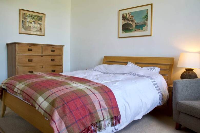 Apartamentos 2 Bedroom Central Home With King Beds Sleeps 4