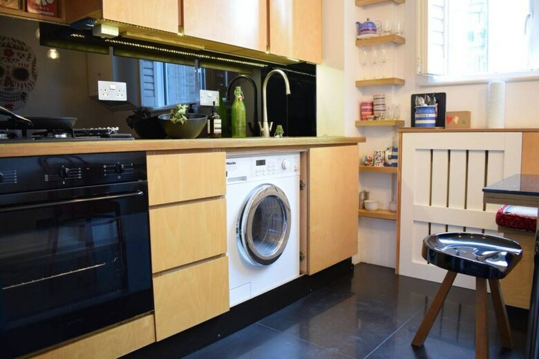 2 Bedroom Apartment Sleeps 4 In Clerkenwell