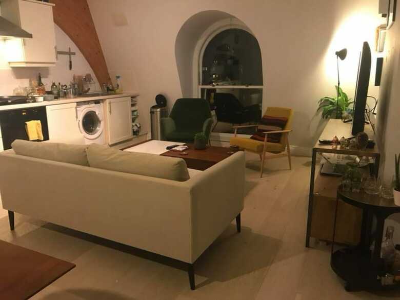 2 Bedroom Apartment Near Stepney Green Sleeps 4