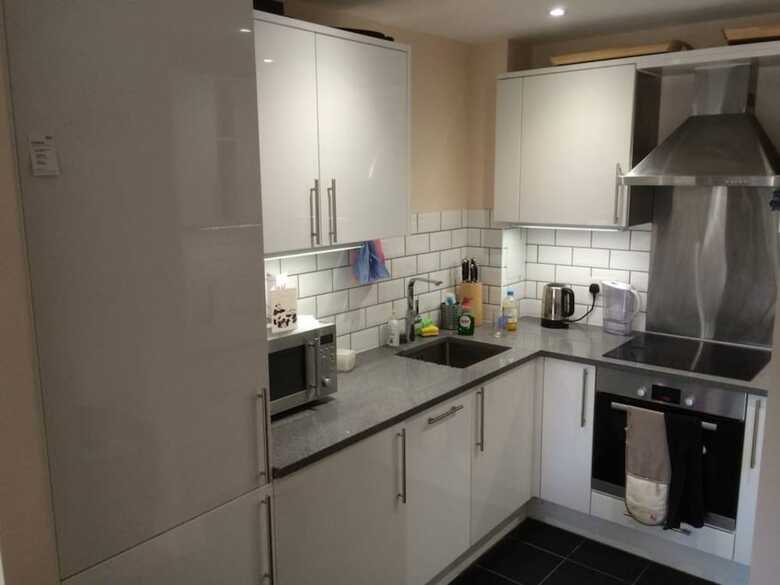 2 Bedroom Apartment Near The Oval Sleeps 4