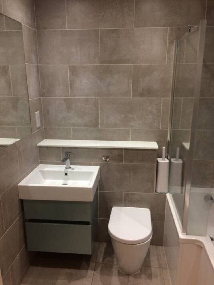 2 Bedroom Apartment Near The Oval Sleeps 4
