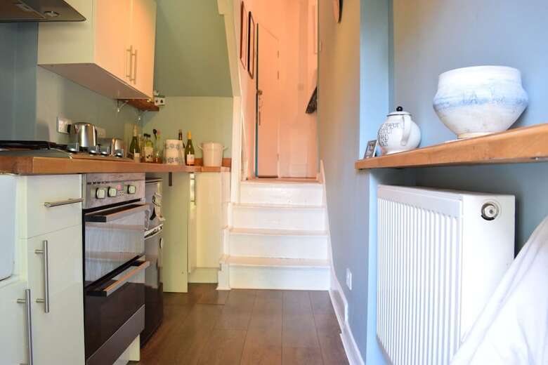 Apartamentos Beautiful, Bright 1-bedroom Home With Garden