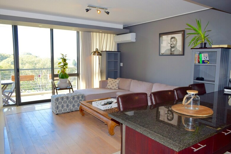 1 Bedroom Apartment In Green Point Cape Town