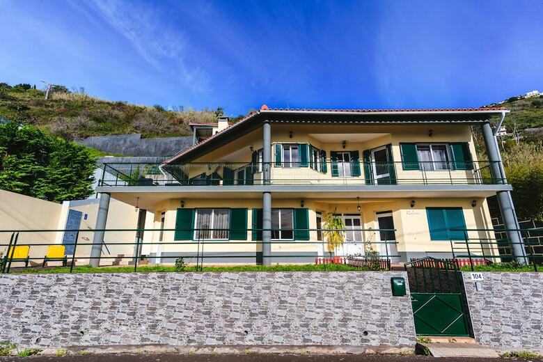 O Meu Sorriso Calheta Holiday Apartments