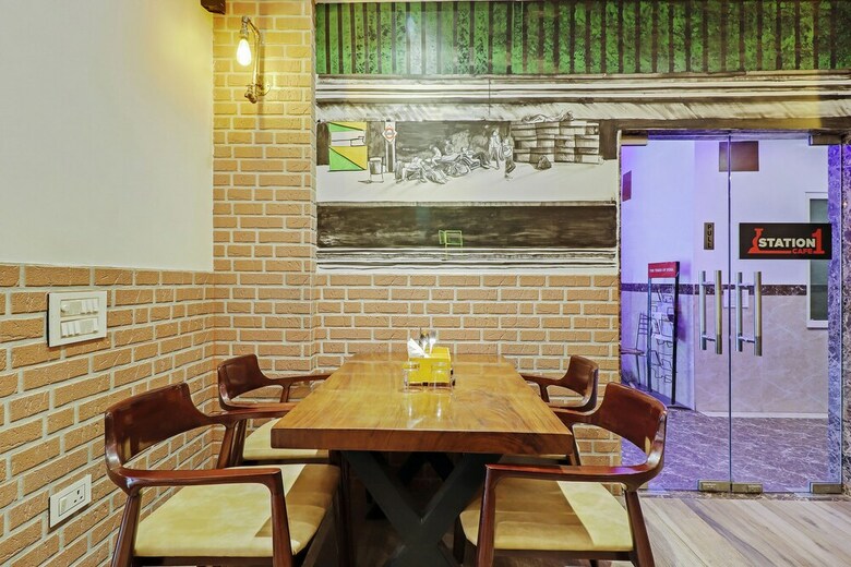 Capital O 2242 Hotel Yuvraj Deluxe