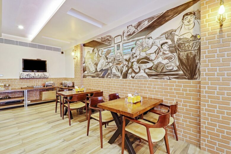 Capital O 2242 Hotel Yuvraj Deluxe