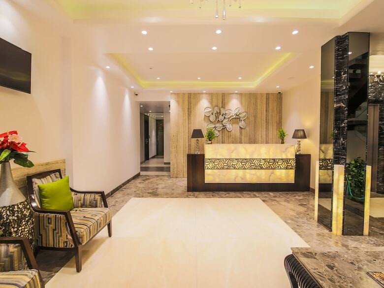 Hotel Edition O 30034 Flora Residency
