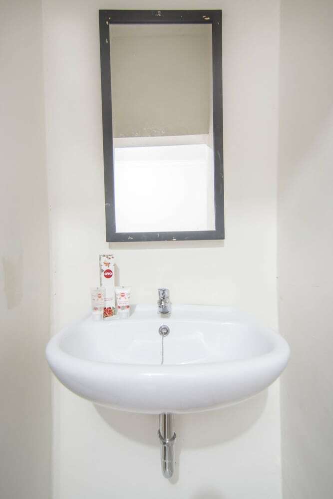 Hostal Oyo 198 Emdi House Seturan