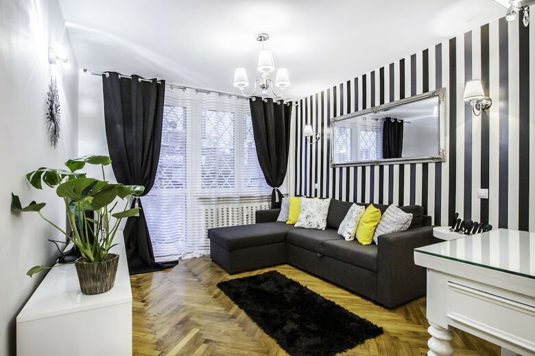 Clicktheflat Old Town Apartment