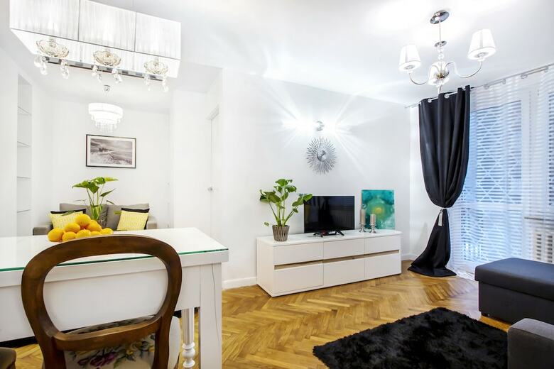 Clicktheflat Old Town Apartment