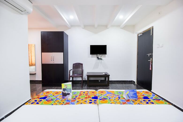 Hotel Fabexpress Gokul House