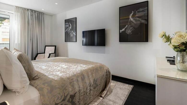 Hotel 9