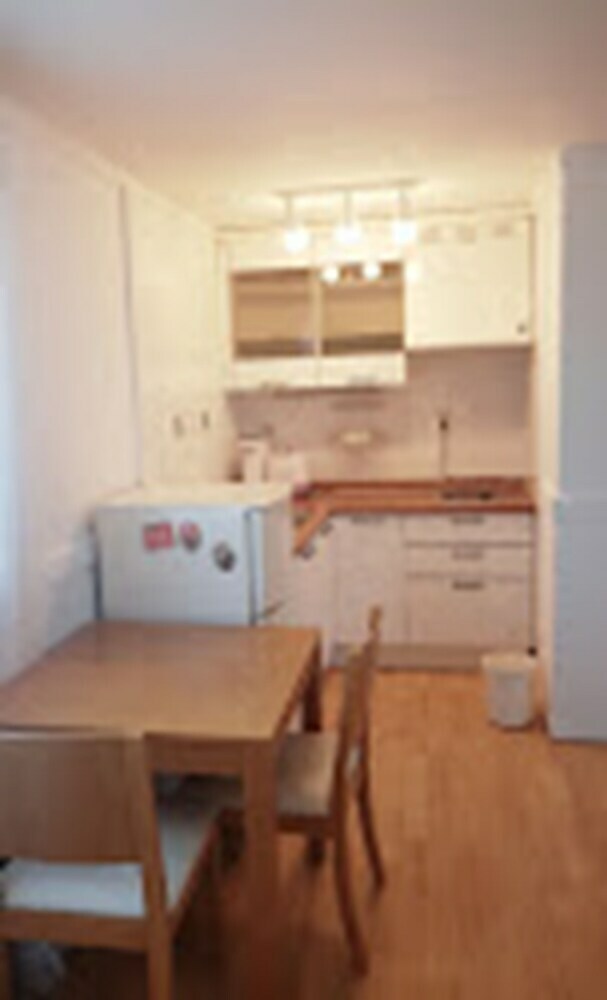 Queens Bay Pension