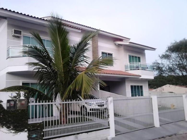 Casa Ingleses Santinho