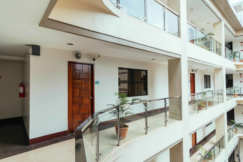 Hotel Reddoorz Plus @ Maria Christina Arcade