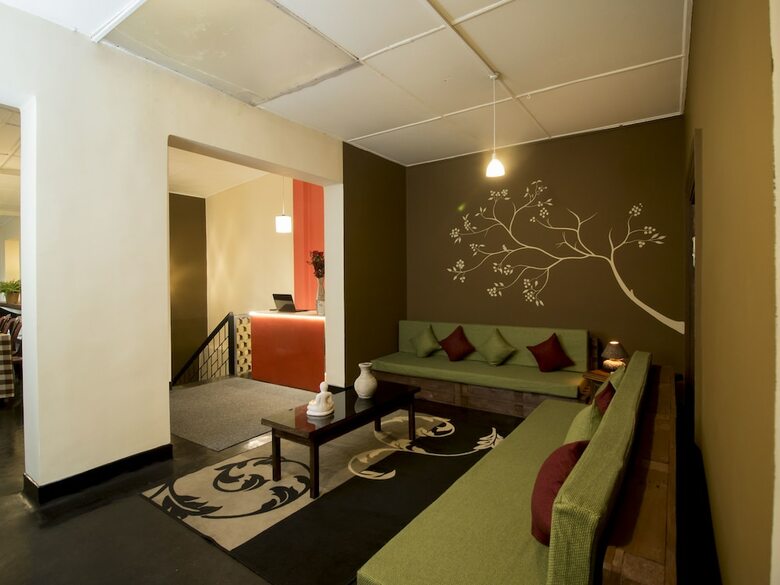 Hostal The Oasis Hostel