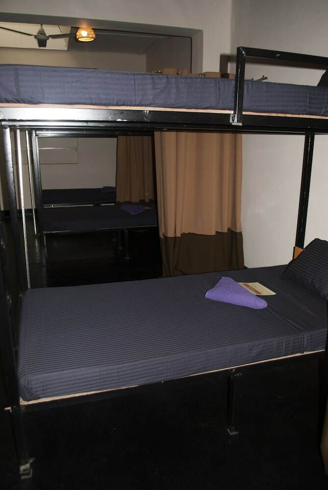 Hostal The Oasis Hostel