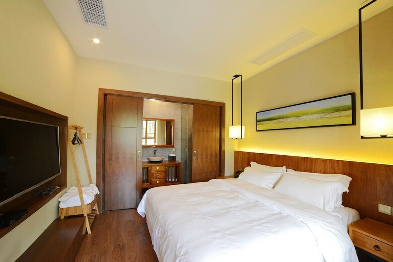 Hangzhou Puyu Travelling With Hotel
