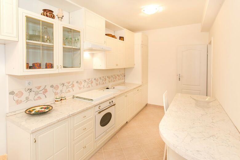 Three Wells Apartment