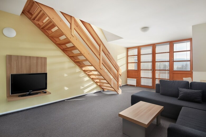Wellness Hotel ?�?ky