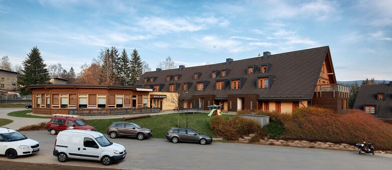 Wellness Hotel ?�?ky