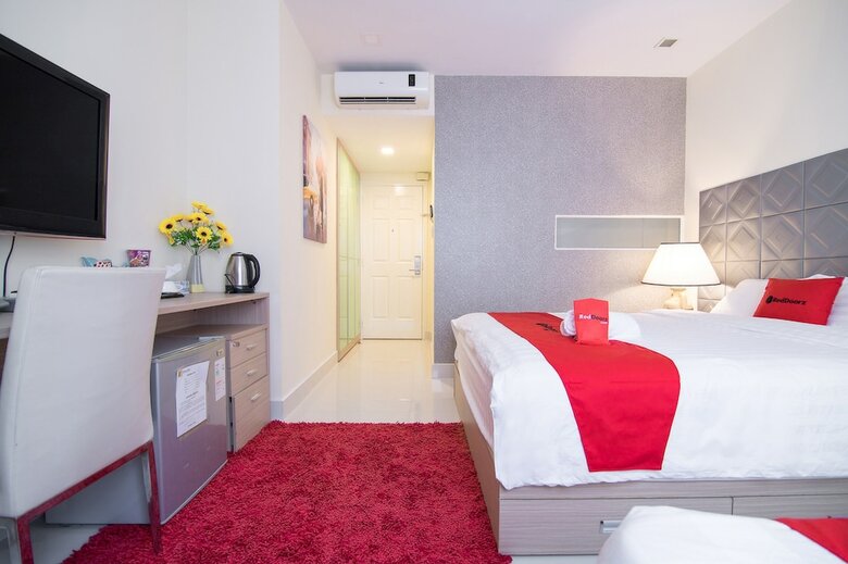 Hotel Reddoorz Plus Near Secc 2�