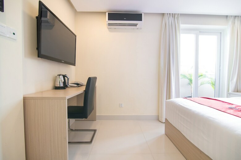 Hotel Reddoorz Plus Near Secc 2�