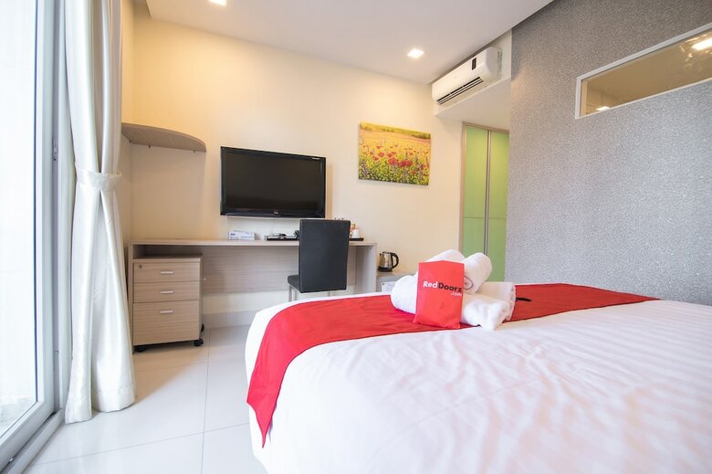 Hotel Reddoorz Plus Near Secc 2�