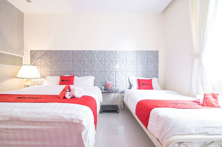 Hotel Reddoorz Plus Near Secc 2�