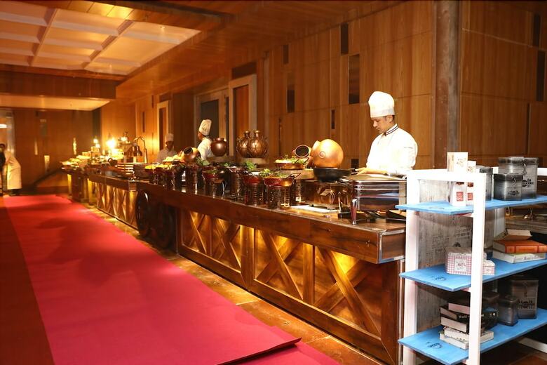 Hotel The Utsav Grand Banquets & Resort