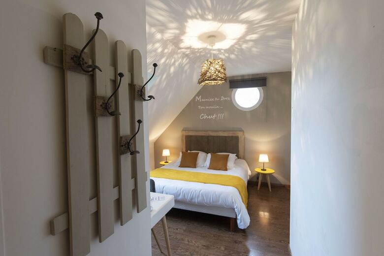Hotel Auberge Du Moulin - Le Saltimbanque