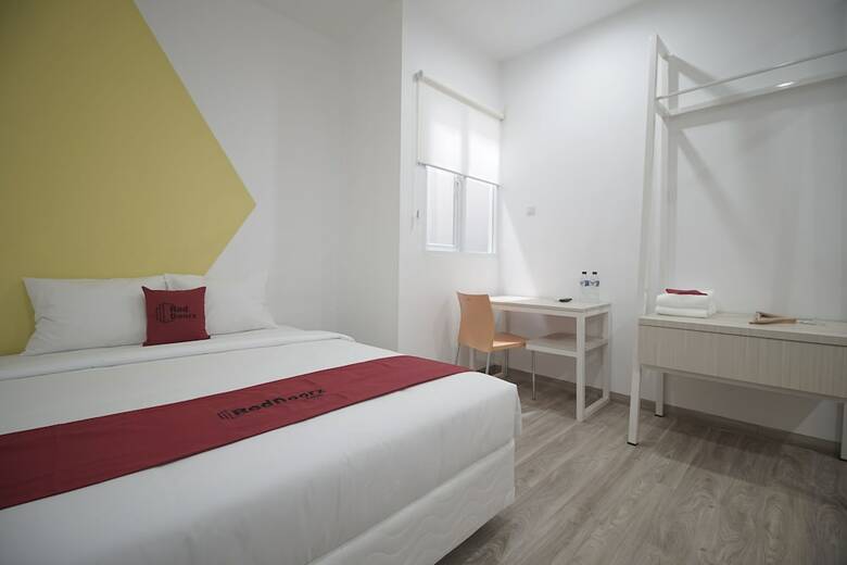 Hotel Reddoorz Plus @ Catania Lrt Cinde Palembang