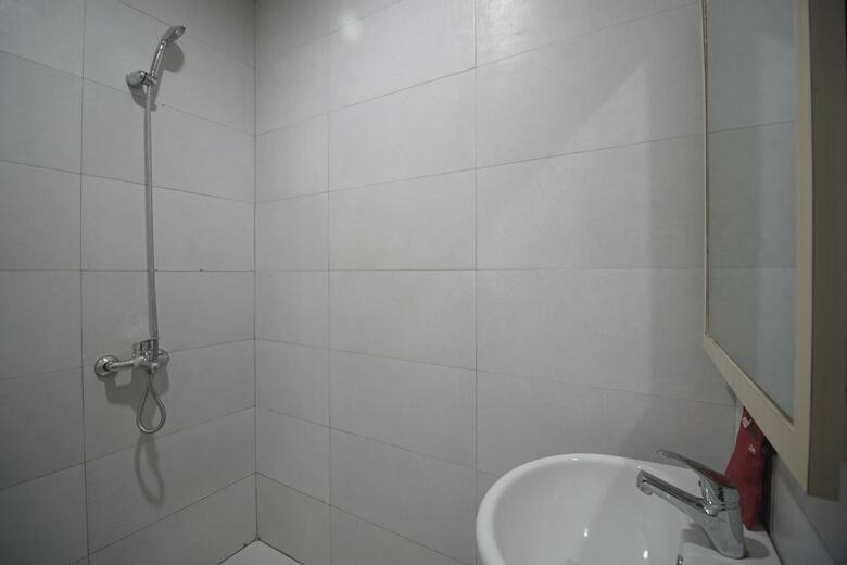 Hotel Reddoorz Plus @ Catania Lrt Cinde Palembang