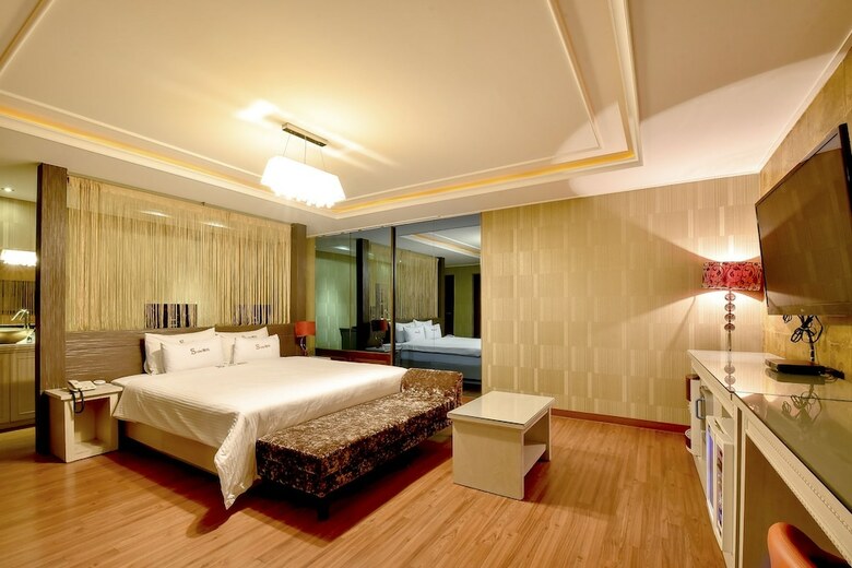 S-one Hotel