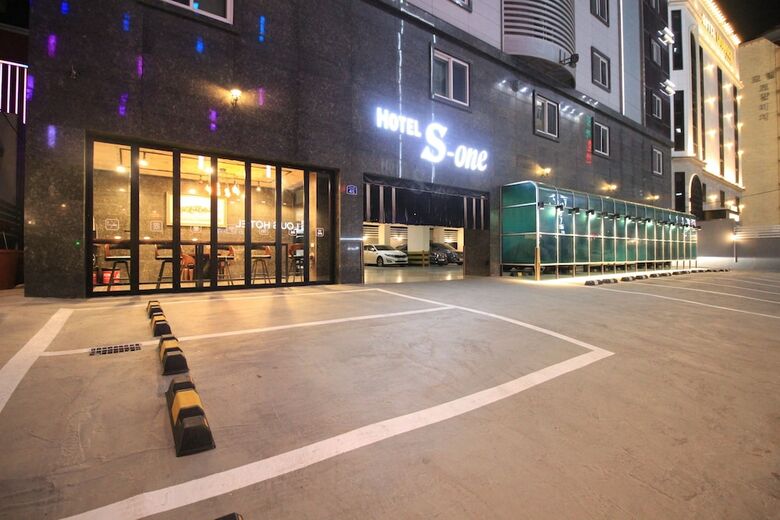 S-one Hotel