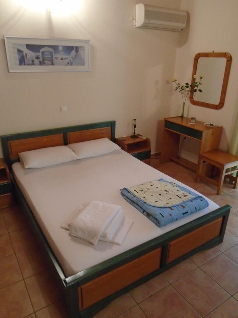 Apartamentos Tompras Village
