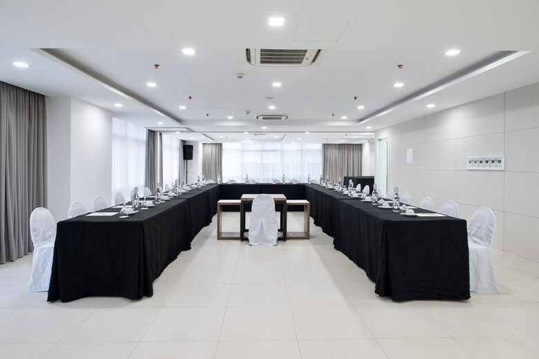 Hotel The Sphere Serviced Residences Managed By Hii