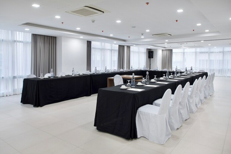 Hotel The Sphere Serviced Residences Managed By Hii
