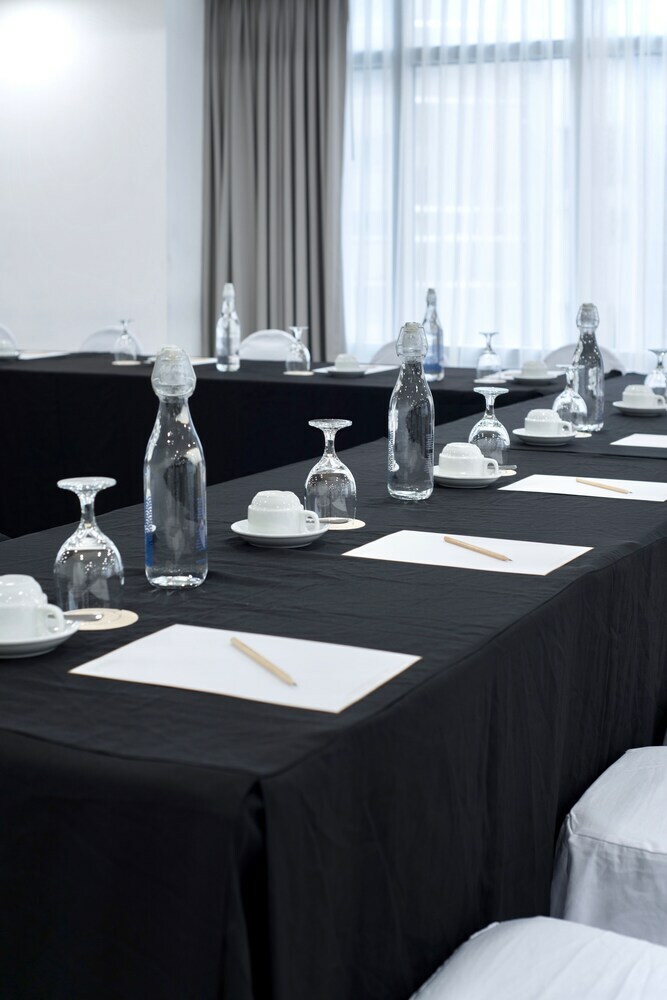 Hotel The Sphere Serviced Residences Managed By Hii
