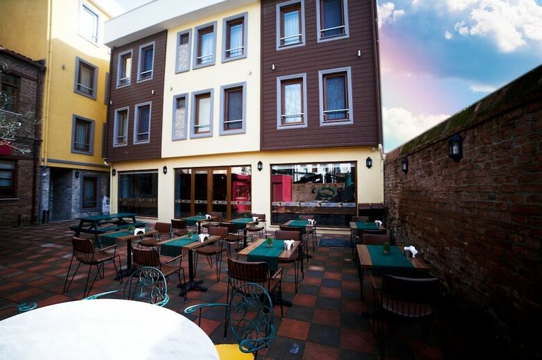 Set Ozer Hotel