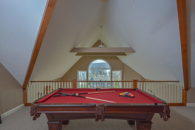 Paddles And Poles 5 Bedroom House