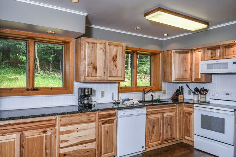 Lazy Bass Lodge 5 Bedroom House