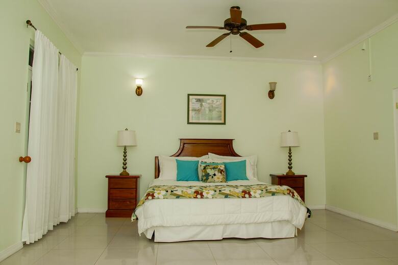 Apartamentos 3 Bdrm Town House At Runaway Bay