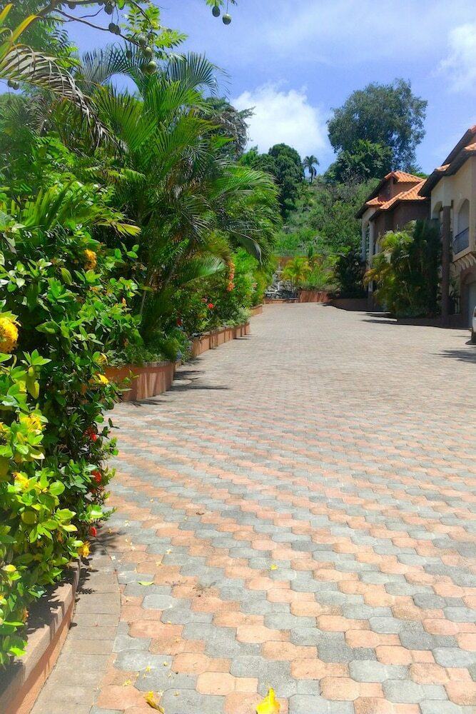 Apartamentos 3 Bdrm Town House At Runaway Bay