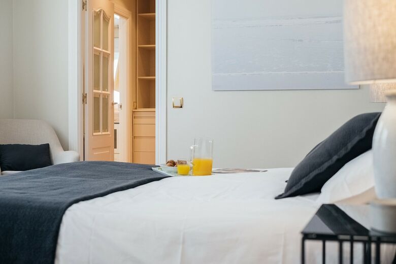 Apartamentos Heima Puerta Del Sol Pza Santa Ana