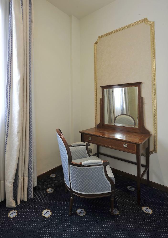 Hotel Roger De Lluria