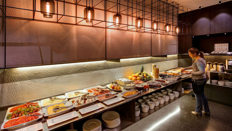 Olivia Plaza Hotel