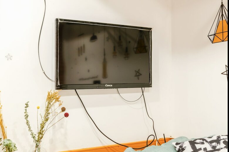 Hard Candy Apartment No.8